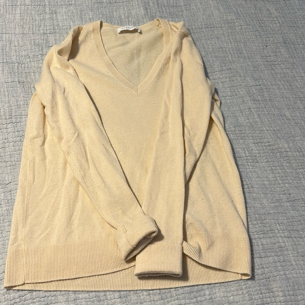 Everlane cream color cashmere sweater